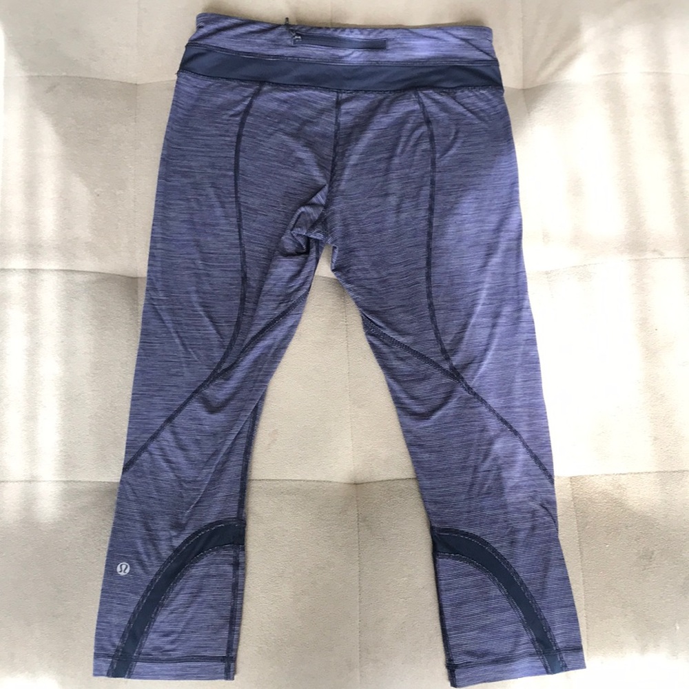 Awesome lululemon Capri leggings - Picture 2 of 3